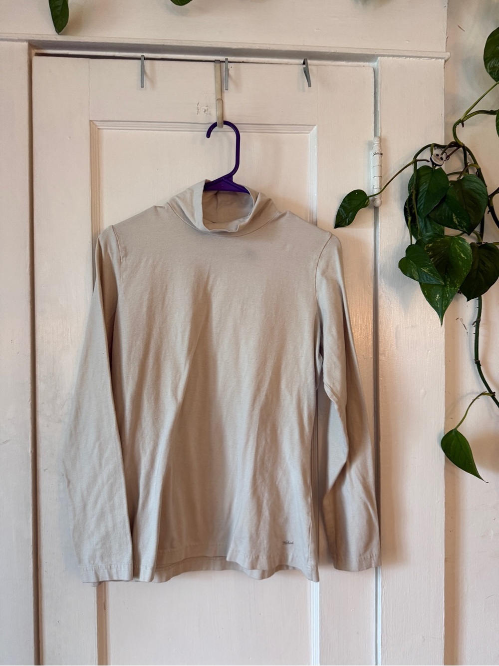 Woolrich size M Simple Cream Turtleneck Long Sleeve Top